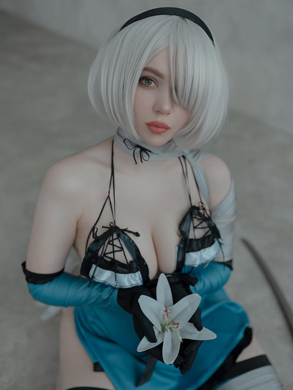 Alina-Becker-2B-Blue-Dress-PixiBB