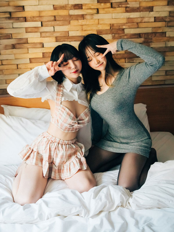 Loozy-Doube-Date-Ye-Eun-Son-Ye-Eun-PixiBB