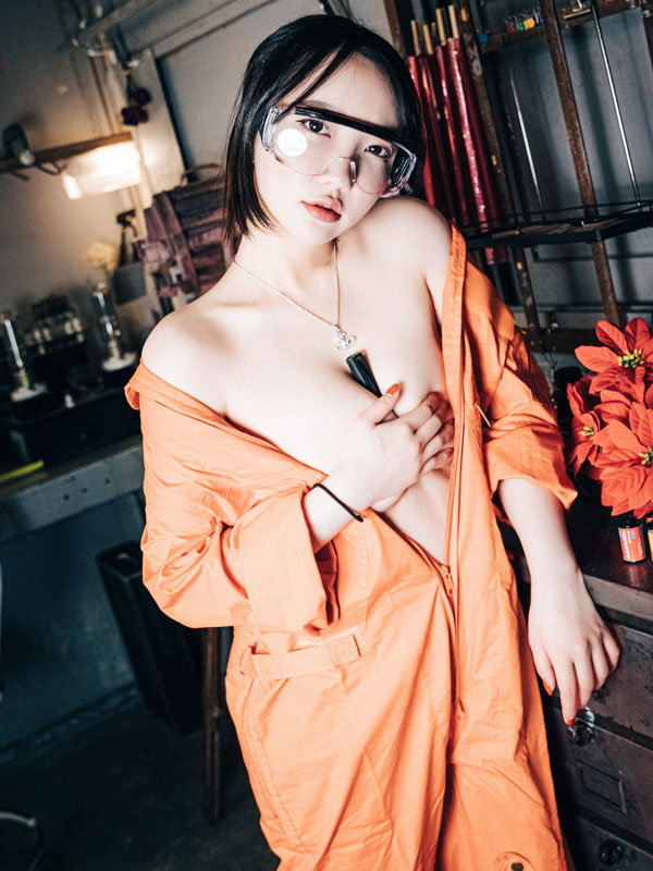 Loozy-Son-Ye-Eun-Where-Are-My-Tools-PixiBB
