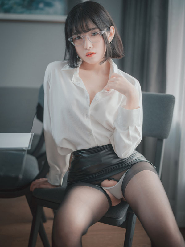 DJAWA-Photo-Sonson-Need-Your-Approval-PixiBB