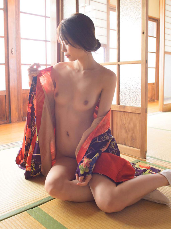 JP-Miho-Nana-Graphis-Gals-No.552-VIVACIOUS-PixiBB