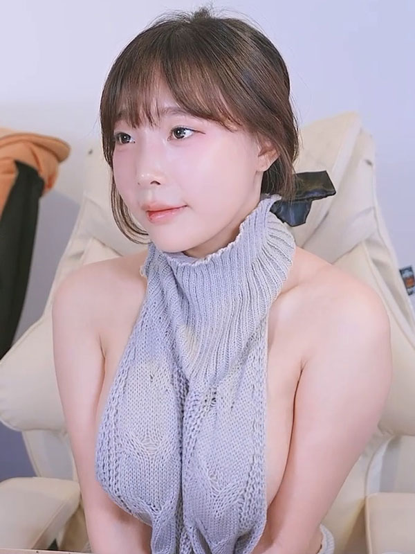 Kang-In-kyung-Live-Broadcast-Room-PixiBB