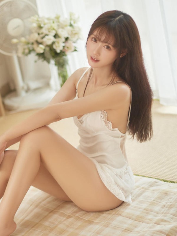 贝贝琪Becky: 椭圆的地球 (25 photos) Sexy Cosplay