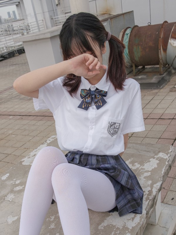 [森萝财团写真] 月下001 小夜 肉丝 300D 真空 (76 photos) Sexy Girl