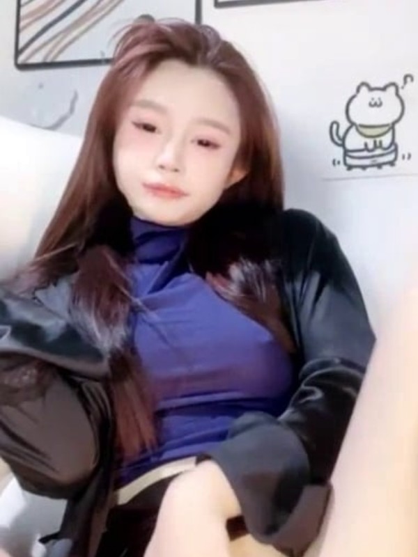 大屁股冉冉: 纯欲眼镜学妹 为情所困下海黄播 (64 photos + 7 videos) Sexy Girl