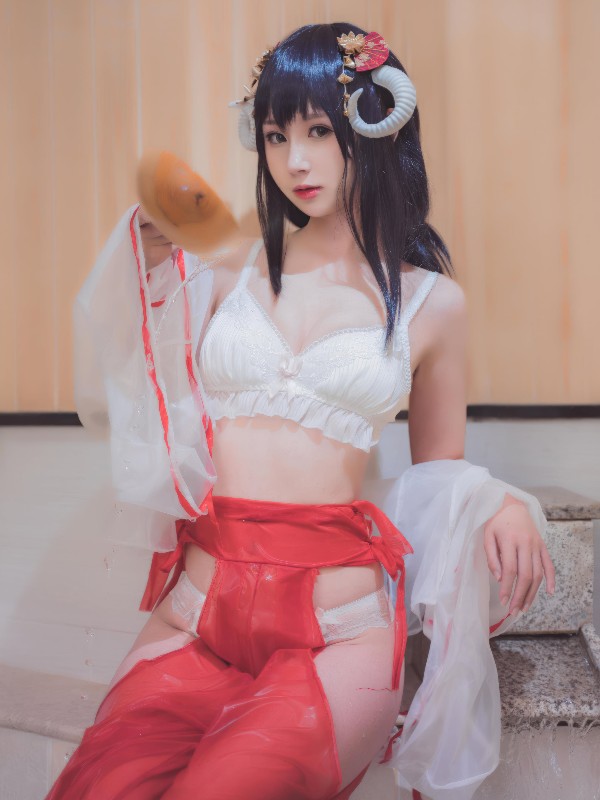 西园寺南歌: 妈妈子巫女 (30 photos) Sexy Girl