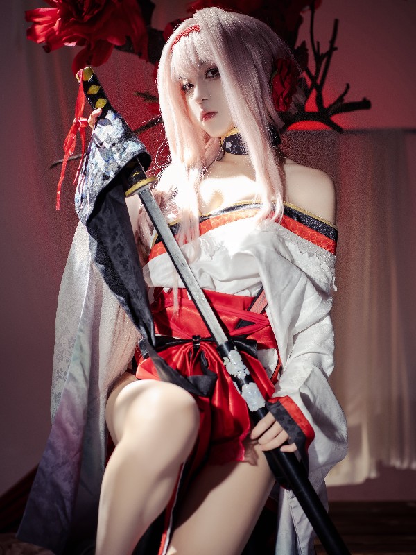 矢量鱼: 蔚蓝档案 龙华妃咲 (24 photos) Sexy Cosplay