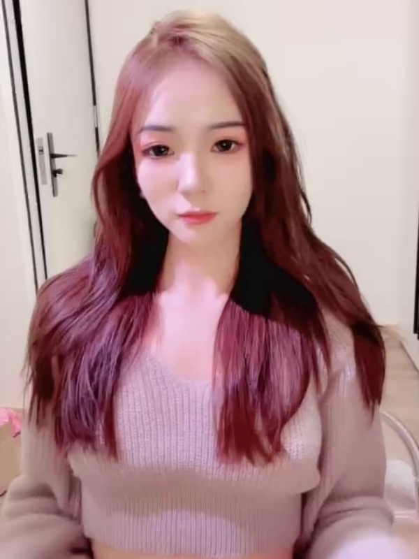 顾只只(苏晴): 甜御完美结合的喷水姬女神视频合集 #09 (28 photos + 3 videos) Sexy Girl