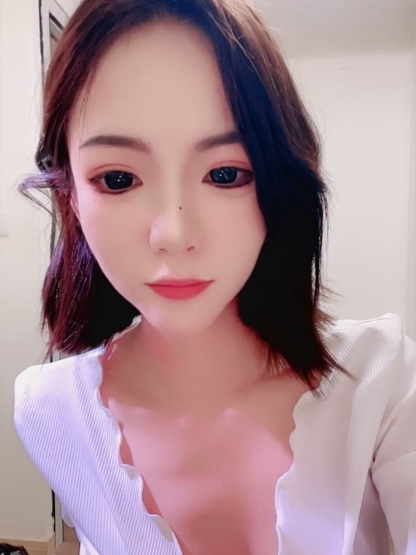 纯欲甜妹呀: 重磅推出SM女神 性调教秀 狂喷水 #01 (36 photos + 3 videos) Sexy Girl