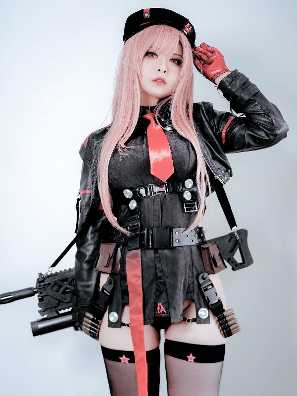 半半子: 碧蓝航线 大凤L2D泳装 (56 photos) Sexy Cosplay