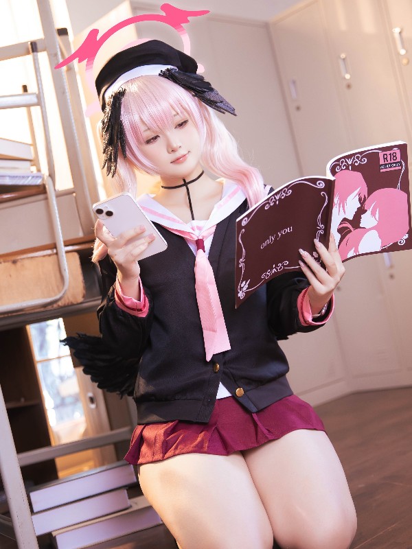 屿鱼: 碧蓝航线 曼彻斯特 泳装 (50 photos) Sexy Cosplay