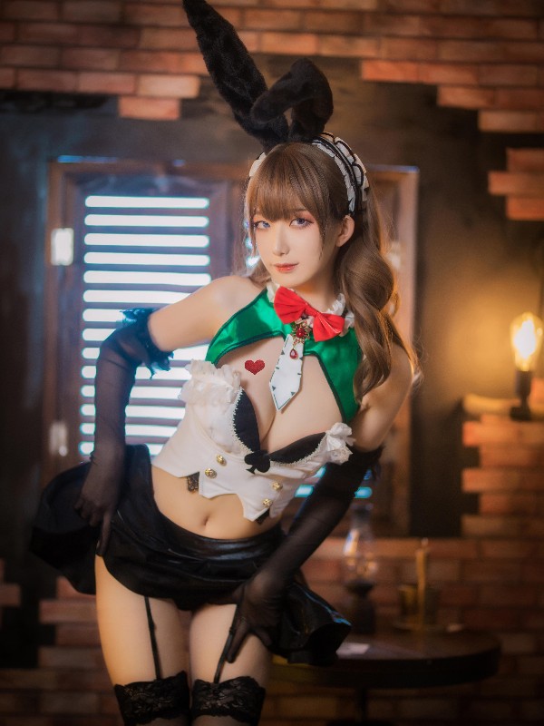 封疆疆v: 君主泳装 (22 photos) Sexy Cosplay