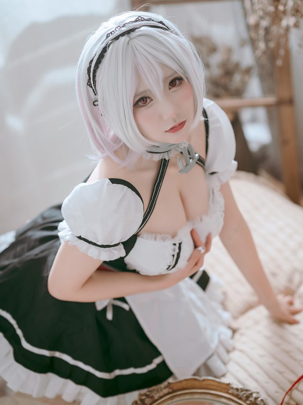 布丁大法 (Pudding Dafa): 白发女友 (106 photos) Sexy Cosplay