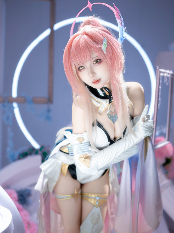 用力槽倩倩: 甜美小萝莉 热门歌曲 裸舞狂跳 (36 photos + 5 videos) Sexy Girl