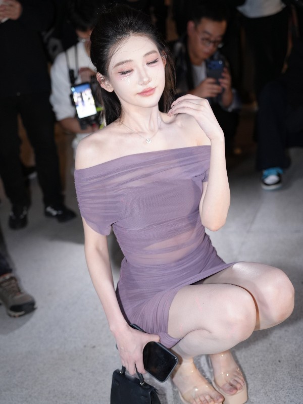 [JP] Mao Ioki (五百城茉央):「未来の作り方」アザーカット (18 photos) Sexy Girl