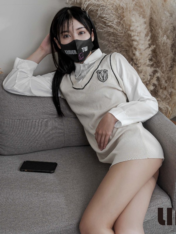 [Limerence原创] No.077: Joy 美腿秘书的居家生活 (180 photos + 1 video) Sexy Girl