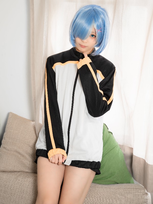 [Limerence原创] No.100: 语葳 Jaly 美脚直接对你贴脸挑逗 (90 photos + 1 video) Sexy Girl