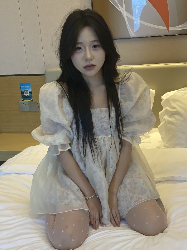 我哪都漂亮: 与闺蜜共同精彩演绎 顶级双尤物推荐 叠罗汉道具互助 (47 photos + 4 videos) Sexy Girl