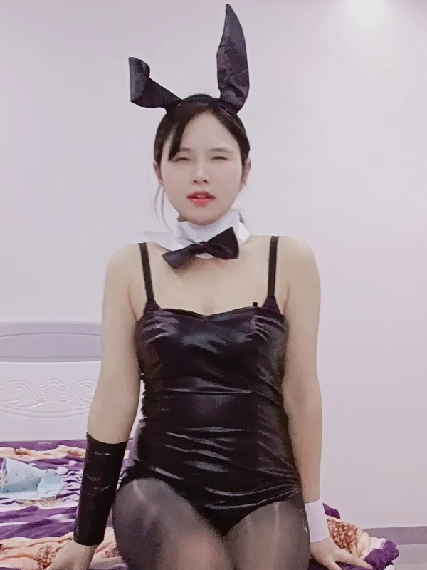 张丽: 被生活所迫无奈下海少妇 快手女主播 私人定制全尺度私拍 #01 (68 photos + 18 videos) Sexy Girl