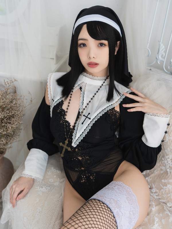 雯妹不讲道理 No.021: 爱宕花嫁 (32 photos) Sexy Cosplay