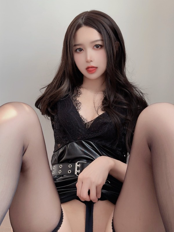渡久山: 孤独摇滚 山田凉 (124 photos) Sexy Cosplay