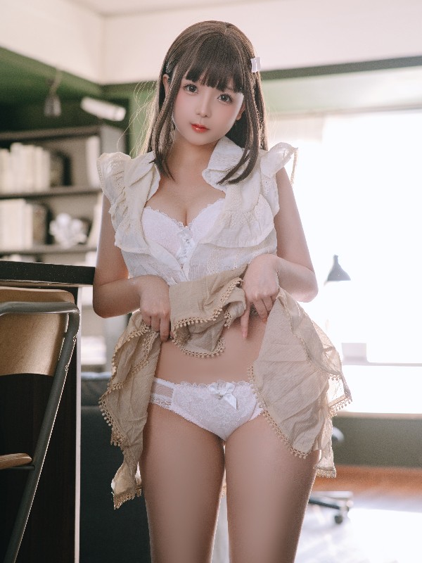 日奈娇: 新婚 (100 photos + 5 videos) Sexy Girl