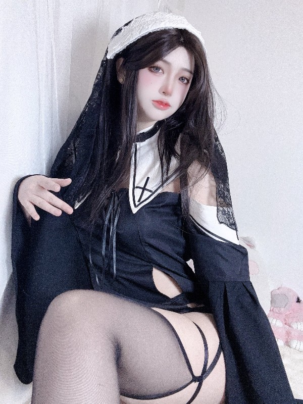 疯猫ss: 布洛妮娅 大鸭鸭 (56 photos) Sexy Cosplay