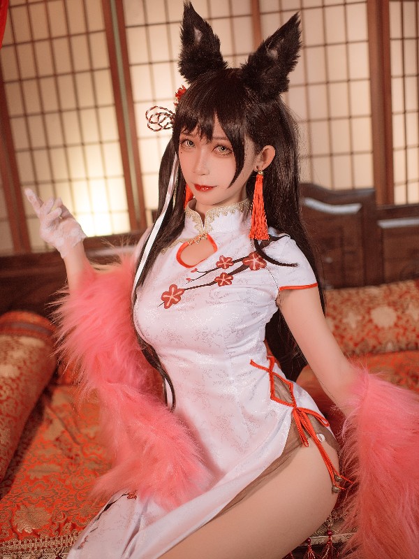 樱落酱w: 小天鹅女仆 (13 photos) Sexy Cosplay