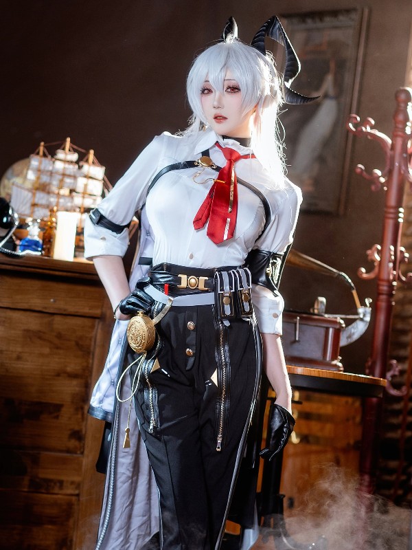 瓜希酱: 碧蓝航线 恰巴耶夫 白骑兵的旋律 (20 photos) Sexy Cosplay