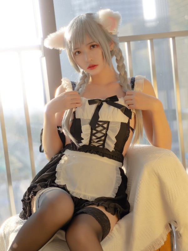 香草奶喵: 爱莉希雅女仆 (93 photos + 29 videos) Sexy Cosplay