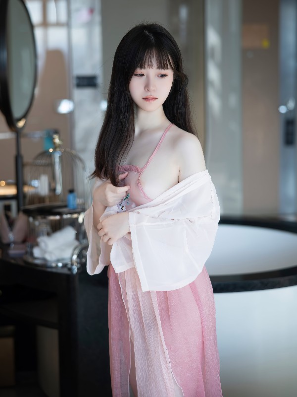 XIUREN No.6925 Lu Xuan Xuan (陆萱萱) (83 photos) Sexy Girl
