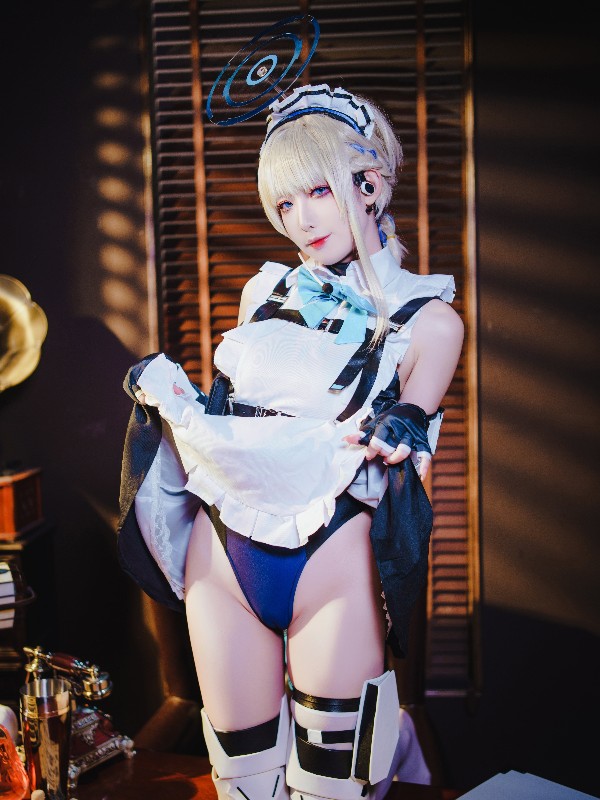 封疆疆v: 小恶魔 (60 photos) Sexy Cosplay