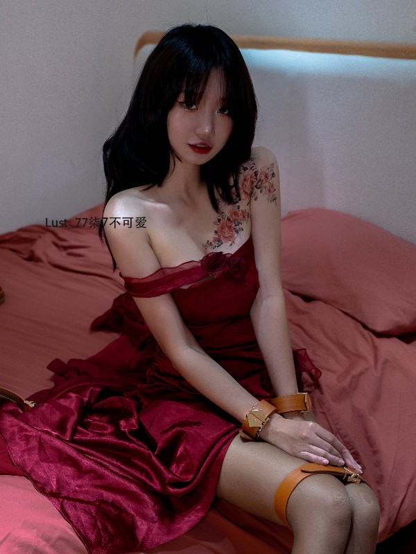 白银81: 红丝绒旗袍 (115 photos + 6 videos) Sexy Girl