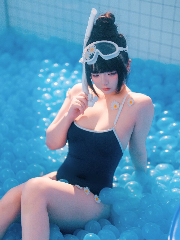 落落Raku: 8K 圣诞記念日 (56 photos + 1 video) Sexy Cosplay