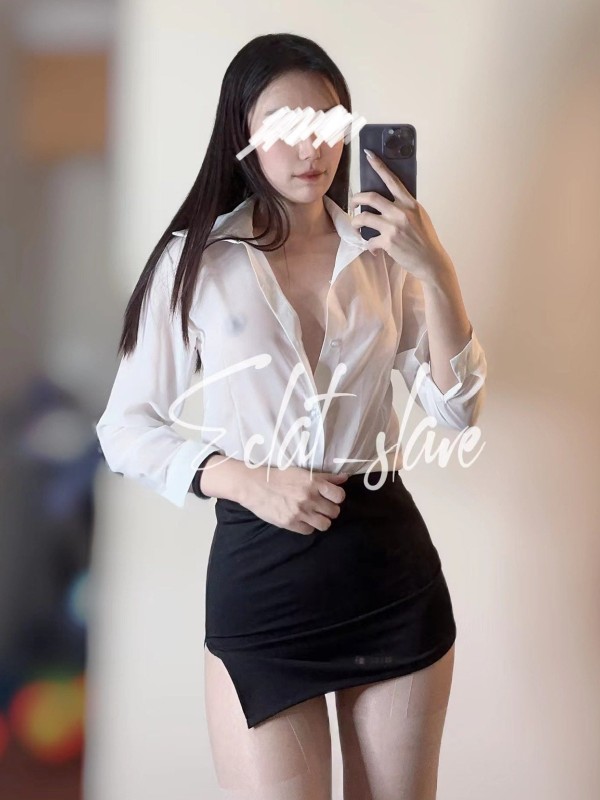 [OtherXXX] Eeee_kram: 白虎小萝莉 人前露出私拍福利 (126 photos + 20 videos) Sexy Girl
