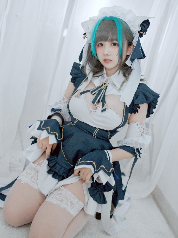 阿半今天很开心: 爱宕婚纱 (36 photos) Sexy Cosplay