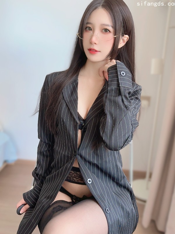Tang An Qi (唐安琪): 秀人模特 泄密 与金主1V1 露奶 露逼 露脸 (32 photos + 3 videos) Sexy Girl