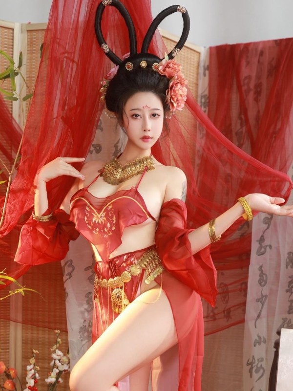 奈汐酱nice: 麋鹿带礼物来啦 (128 photos)
