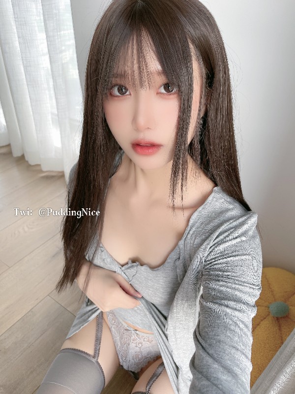 布丁大法 (Pudding Dafa): 吊带 (12 photos + 3 videos)