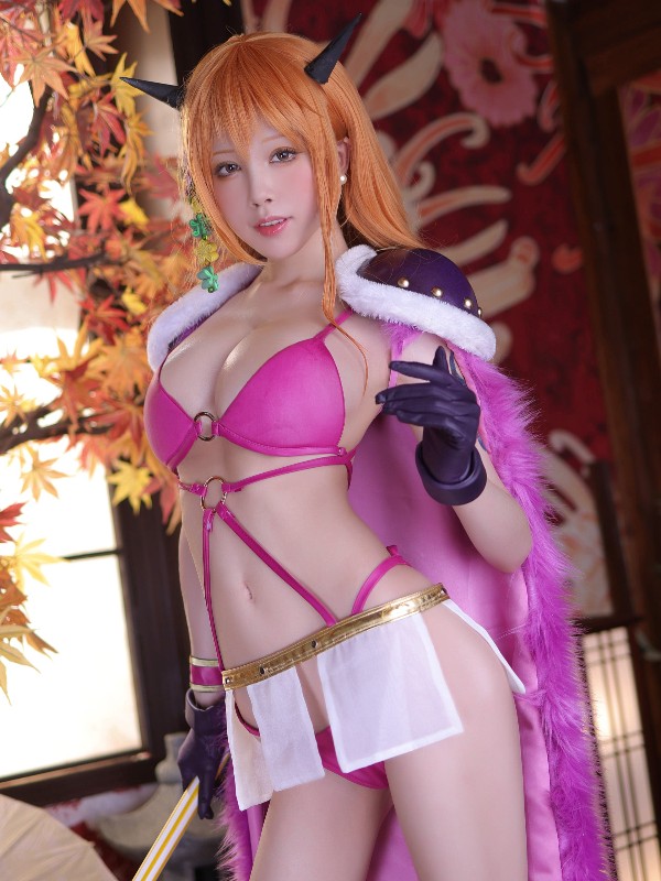 水淼aqua Vol.107: 大凤婚纱 (85 photos)