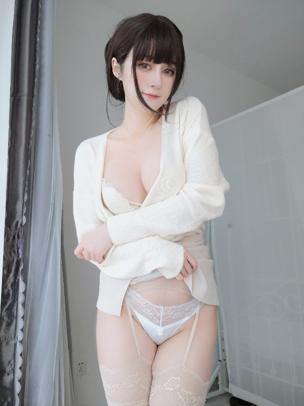 白银81 Vol.94: 1月fantia订阅合集 (384 photos + 10 videos)