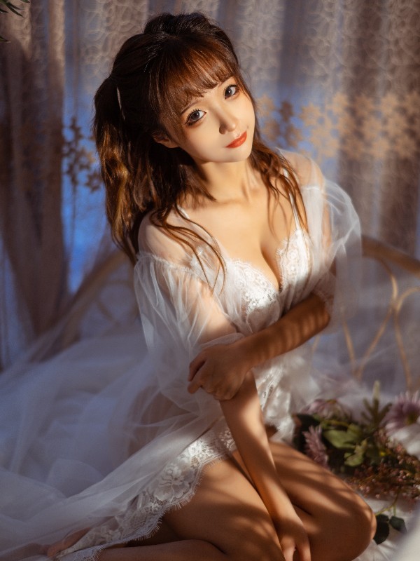 蠢沫沫 (chunmomo) Vol.112: 胶衣护士 白 (40 photos)