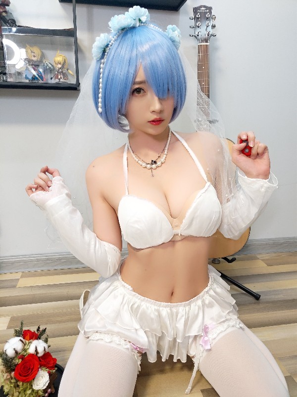 小女巫露娜 Vol.006: 雷姆婚纱 (29 photos)