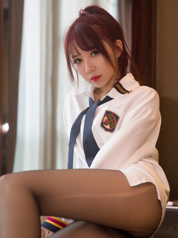 小女巫露娜 Vol.012: 白衬衣 (28 photos)
