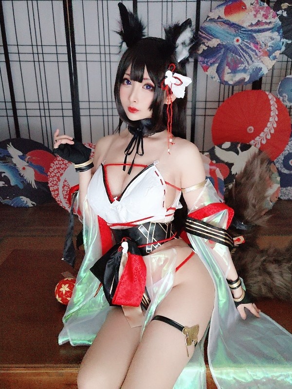 rioko凉凉子: 妄想航线 港区的龙女仆 (30 photos)
