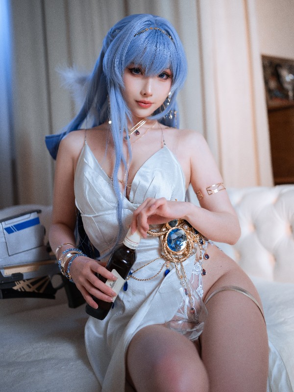 rioko凉凉子 Vol.113: 碧蓝航线 冤仇 办公室的意外 (35 photos)