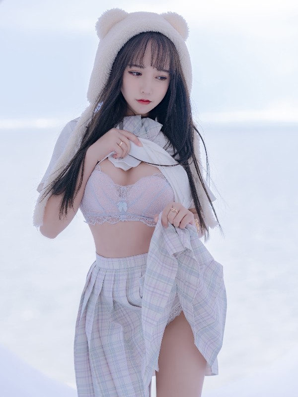 过期米线线喵: 天使与魔鬼 (73 photos)