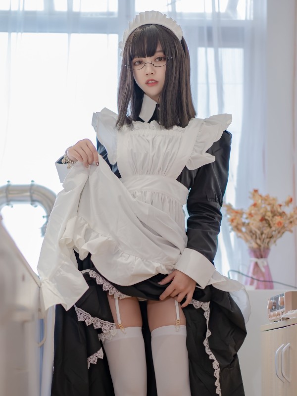 过期米线线喵: 坠落天使 (64 photos)