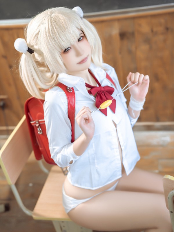 [JP] Rina Saito (斉藤里奈): ミスマガのアソビバ！ 新旧ギャル対決！＜新宿編＞ ヤンマガデジタル写真集 (36 photos)