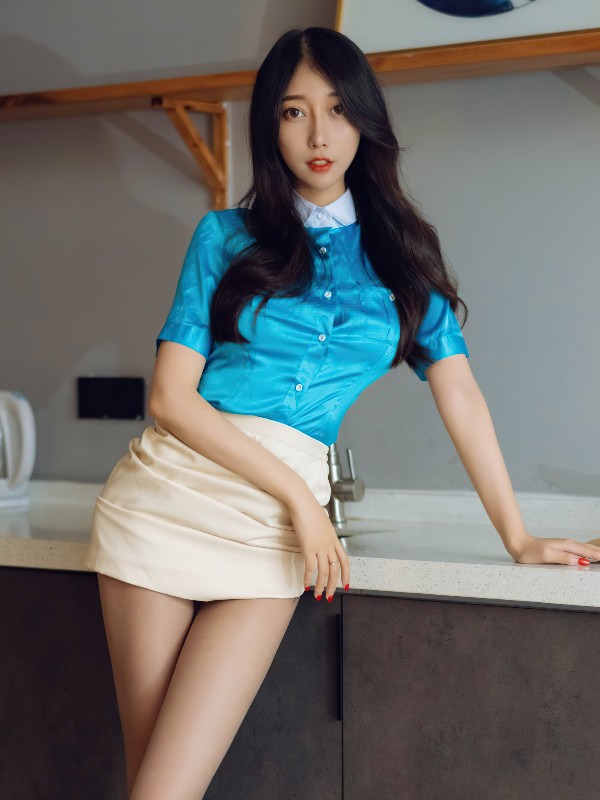 HuaYang Vol.284: 玥儿玥er (72 photos)